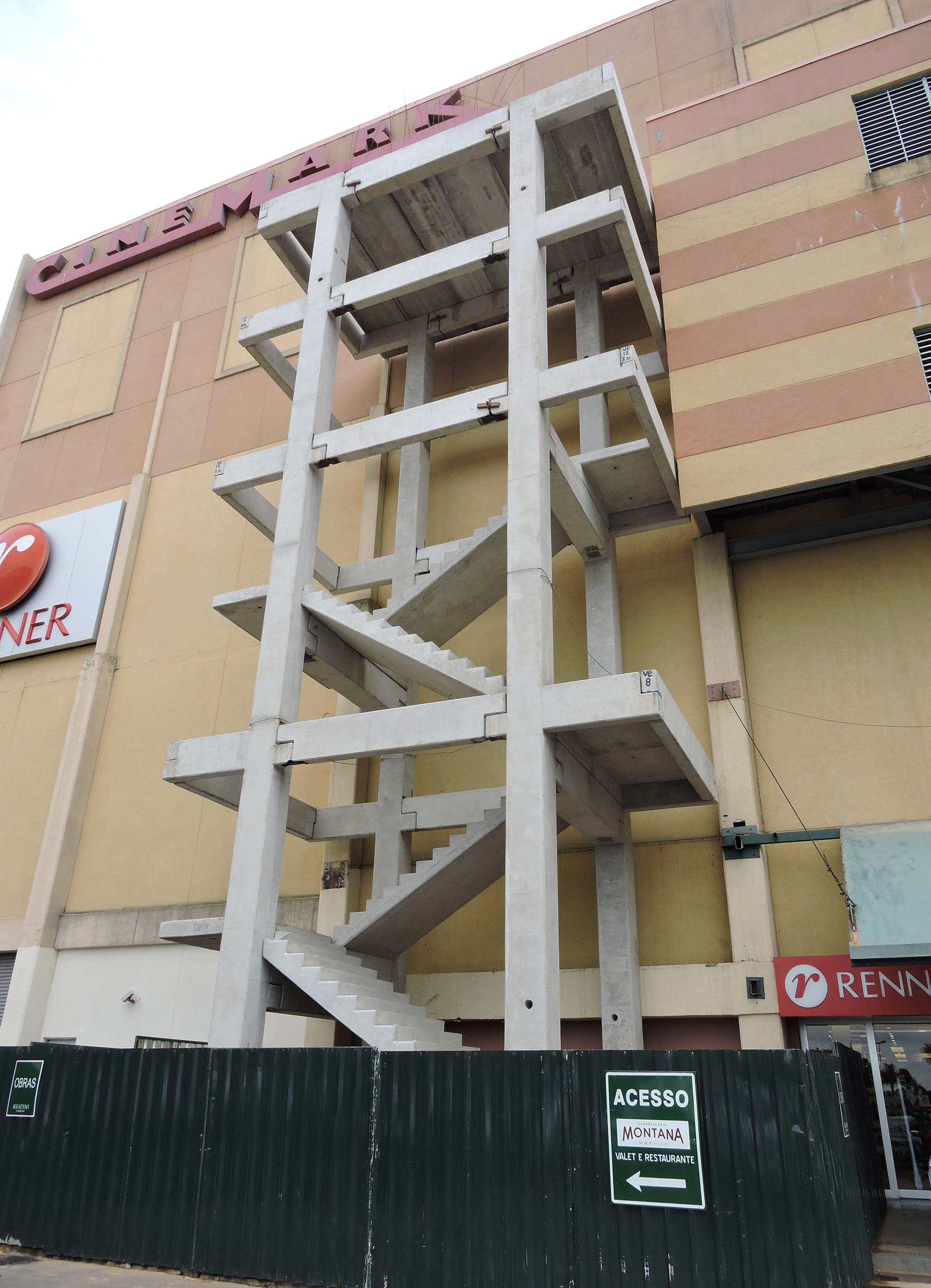 Shopping Iguatemi Campinas – Caixa de Escadas de Emergência dos Cinemas